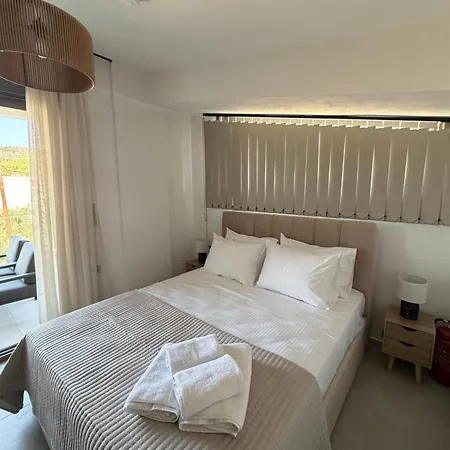 Petrakis Luxury *